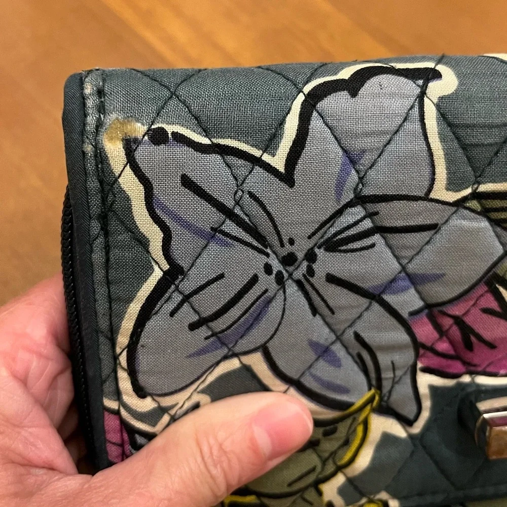 Vera Bradley turn lock wallet Falling Flowers with lots of credit card slots - Picture 8 of 11
